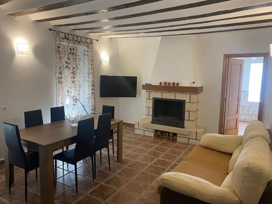 Villa Agradable Casa Con Chimenea Interior Y Barbacoa. à Graja de Iniesta Extérieur photo